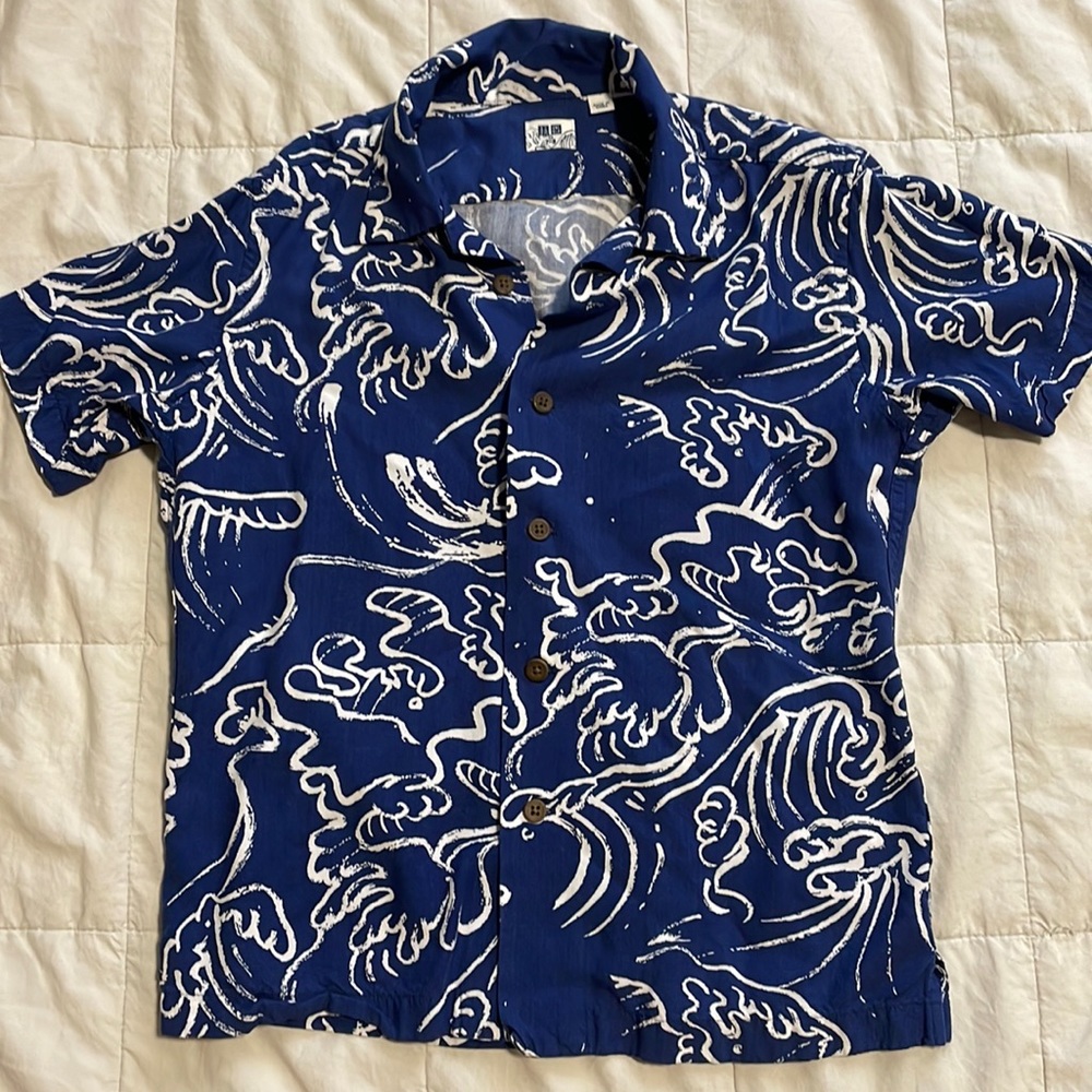 Uniqlo aloha shirt